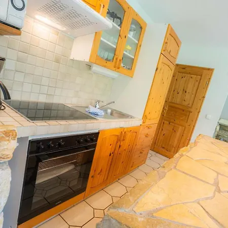 Eg Rechts Id 154 דירה